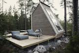 A Tiny Cabin Is Built in Three Weeks For Only $10.5K