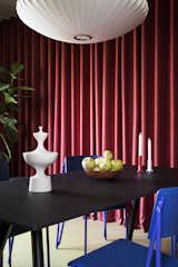 A Crimson Curtain Makes This Madrid Flat Look Like a David Lynch Set - Photo 6 of 15 - 